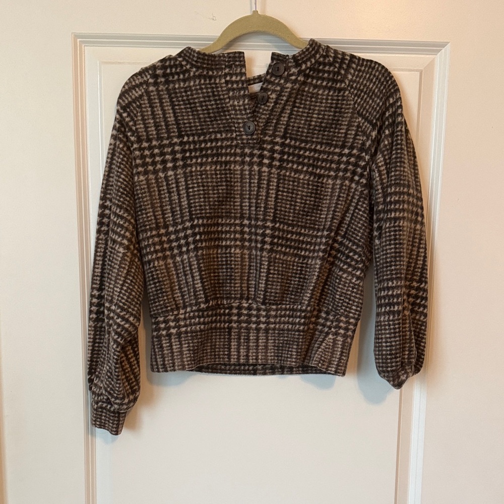 Chic Houndstooth Button-Up Top